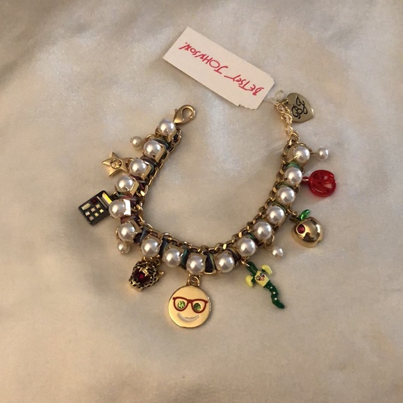 Betsey Johnson Gold Tone & Faux Pearl Back To School Charm Bracelet NWT - Picture 13 of 16